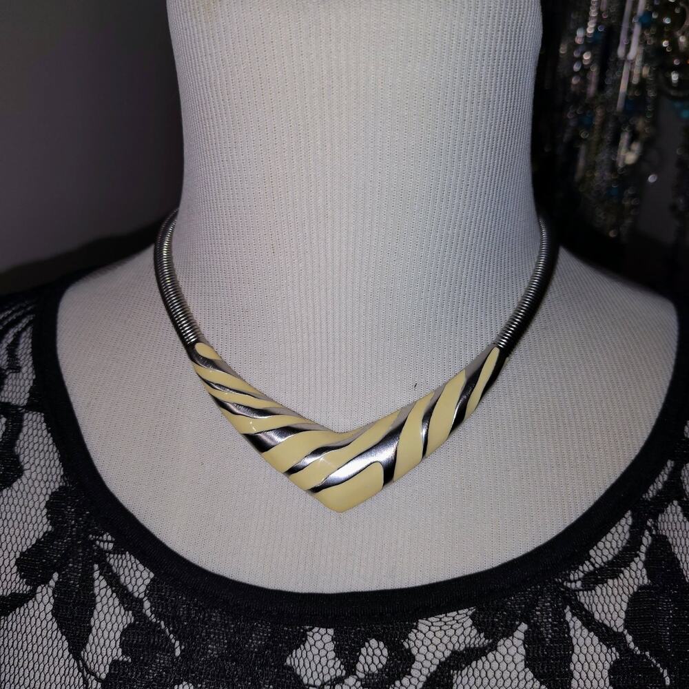 VINTAGE MONET COUTURE NECKLACE - 1985 SIGNED